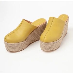 Paloma Barcelo Gualeguay Napasoft Espadrille Sandals in Curry